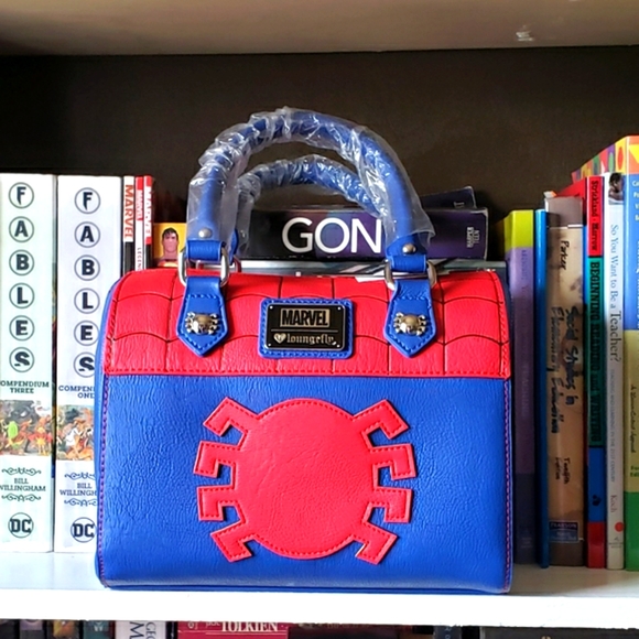 Loungefly Marvel SpiderMan purse crossbody purse - Picture 3 of 9